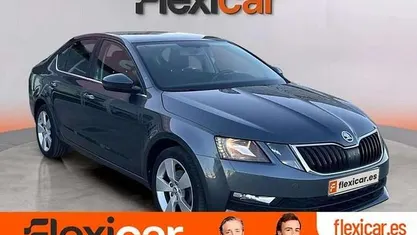 Usado Skoda Octavia Style 116 CV (85 kW) 2019 Gris Utilitario