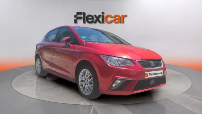 Usado Seat Ibiza Style 95 CV (69 kW) 2019 Rojo Utilitario