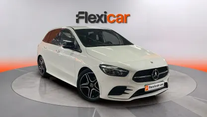 Usado Mercedes B200 150 CV (110 kW) 2023 Blanco Monovolumen