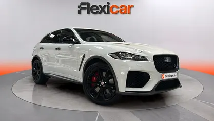 Begagnad Jaguar F-Pace SVR 550 HK (404 kW) 2020 Vit SUV