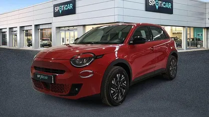 Usado Fiat 600E Red 114 kW (156 CV) 2023 Rojo