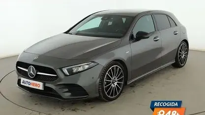 Usado Mercedes A180 AMG line 136 HP (100 kW) 2021 Cinzento Sedan