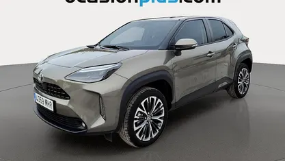 Marrón Usado 2023 Toyota Yaris Cross Style SUV | 23.628 € (Buen precio)