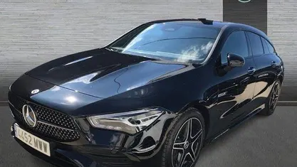 Usado Mercedes CLA200 Shooting Brake AMG line 150 CV (110 kW) 2024 Familiar