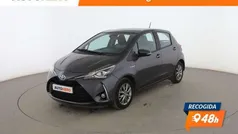 Gris Usado 2017 Toyota Yaris Hybrid Active Berlina | 13.499 € (Precio justo)
