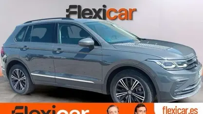 Usado VW Tiguan Life 245 CV (180 kW) 2022 Gris SUV