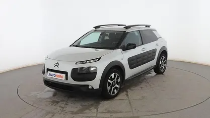 Blanco Usado 2017 Citroën C4 Shine SUV | 7899 € (Buen precio)