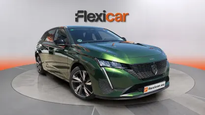 Usado Peugeot 308 Allure 131 CV (96 kW) 2022 Verde Berlina