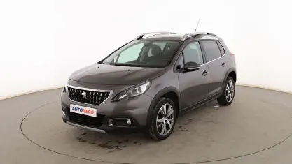 Usado Peugeot 2008 Allure 120 CV (88 kW) 2017 Gris SUV