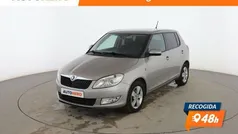 Gris Usado 2013 Skoda Fabia Elegance Berlina | 9999 € (Precio justo)