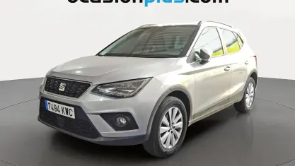 Usado Seat Arona Style 95 CV (69 kW) 2019 Gris plata SUV