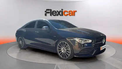 Usado Mercedes CLA200 163 CV (119 kW) 2022 Negro Berlina