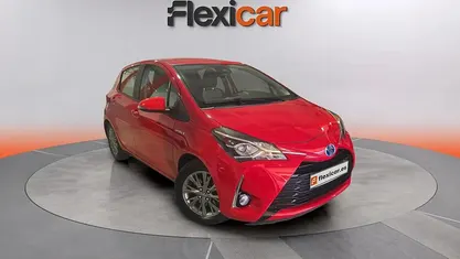 Usado Toyota Yaris Hybrid Advance 100 CV (73 kW) 2018 Berlina
