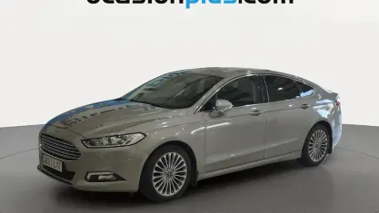 Usado Ford Mondeo Titanium 160 CV (117 kW) 2018 Gris plata Berlina