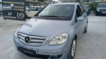 Usado Mercedes B180 109 CV (80 kW) 2008 Azul Monovolumen