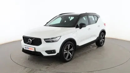 Käytetty Volvo XC40 R-Design 211 HP (155 kW) 2020 Valkoinen Katumaasturi