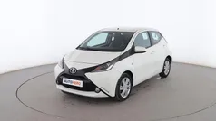 Blanco Usado 2017 Toyota Aygo X-play Utilitario | 10.099 € (Precio justo)