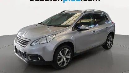 Usado Peugeot 2008 Allure 110 CV (80 kW) 2015 Gris SUV