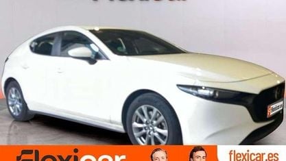 Używany Mazda 3 122 KM (89 kW) 2021 Biały Sedan/Limuzyna