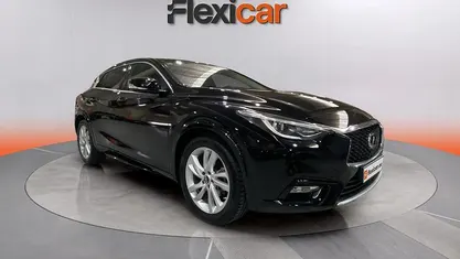 Usado Infiniti Q30 Premium 109 CV (80 kW) 2016 Negro Utilitario
