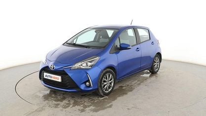 Używany Toyota Yaris Active 111 KM (81 kW) 2017 Niebieski Sedan/Limuzyna