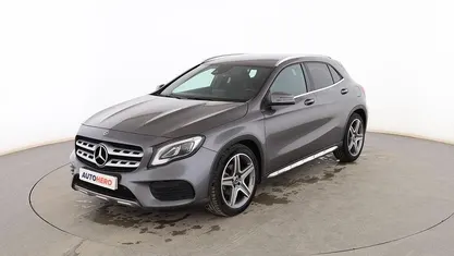 Usado Mercedes GLA200 AMG line 135 CV (99 kW) 2019 Gris SUV