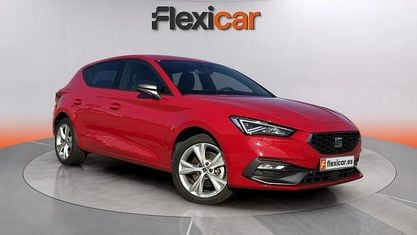 Usado Seat Leon FR 205 CV (150 kW) 2023 Rojo Utilitario