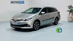 Gris / plata Usado 2015 Toyota Auris Hybrid Advance Familiar | 13.990 € (Un poco caro)