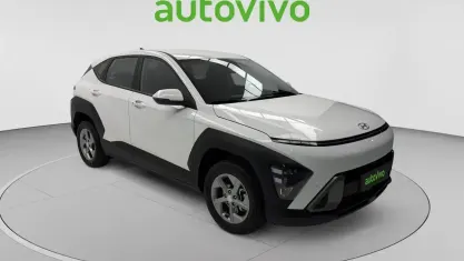 Usado Hyundai Kona 100 CV (73 kW) 2025 Blanco SUV