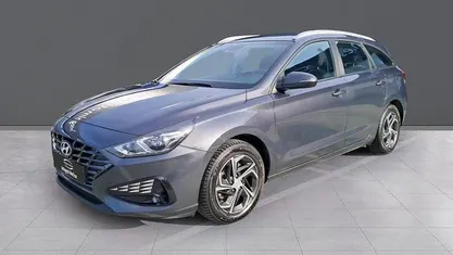Usado Hyundai i30 115 CV (84 kW) 2022 Negro Berlina