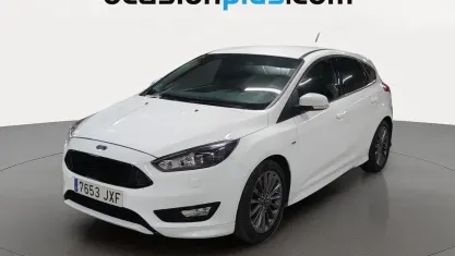 Usado Ford Focus ST-Line 182 CV (133 kW) 2017 Blanco Utilitario