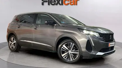 Usado Peugeot 5008 Allure 131 CV (96 kW) 2022 Monovolumen