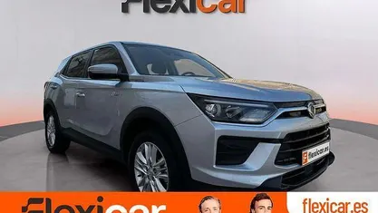 Gris / plata Usado 2020 Ssangyong (KGM) Korando Limited SUV | 17.590 € (Precio justo)