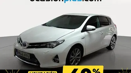 Blanco Usado 2014 Toyota Auris Hybrid Advance Utilitario | 13.550 € (Precio justo)