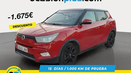 Rojo Usado 2015 Ssangyong (KGM) Tivoli Limited SUV | 7825 € (Buen precio)