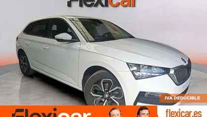 Usado Skoda Scala Ambition 116 CV (85 kW) 2023 Blanco Utilitario