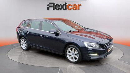 Begagnad Volvo V60 Momentum 150 HK (110 kW) 2017 Blå Kombi