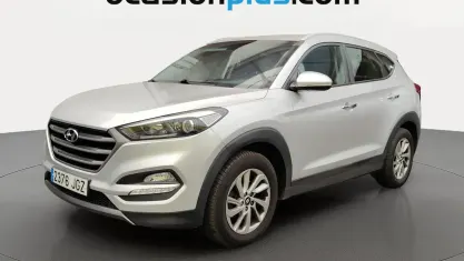 Usado Hyundai Tucson 115 CV (84 kW) 2015 Gris plata SUV