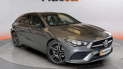 Usado Mercedes CLA200 Shooting Brake 150 CV (110 kW) 2021 Familiar