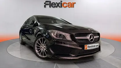 Usado Mercedes CLA200 Shooting Brake 136 CV (100 kW) 2016 Negro Familiar