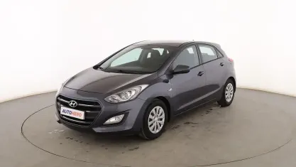 Usado Hyundai i30 110 CV (80 kW) 2015 Gris Berlina
