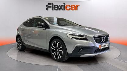 Begagnad Volvo V40 Inscription 152 HK (111 kW) 2017 Vit Halvkombi