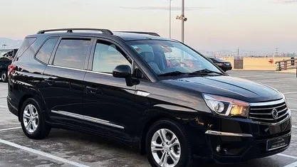 Negro Usado 2017 Ssangyong (KGM) Rodius Limited Monovolumen | 17.900 € (Precio justo)