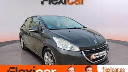 Usado Peugeot 208 Allure 120 CV (88 kW) 2015 Gris Utilitario