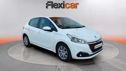 Usado Peugeot 208 Active 82 CV (60 kW) 2019 Blanco Utilitario