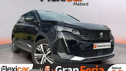 Usado 2023 Peugeot 5008 Allure SUV | 21.790 € (Buen precio)