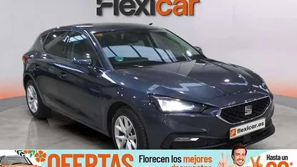 Usado Seat Leon Style 116 CV (85 kW) 2021 Gris Utilitario