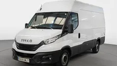 Blanco Usado 2023 Iveco Daily Berlina | 25.446 € (Precio justo)