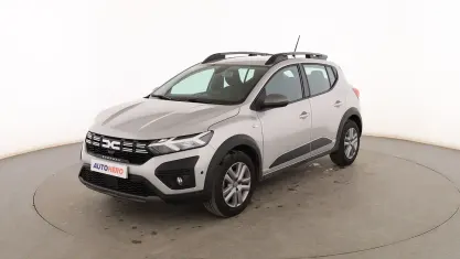Usado Dacia Sandero Expression 91 CV (66 kW) 2023 Gris Berlina