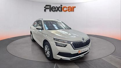 Usado Skoda Kamiq Ambition 110 CV (80 kW) 2021 Blanco SUV